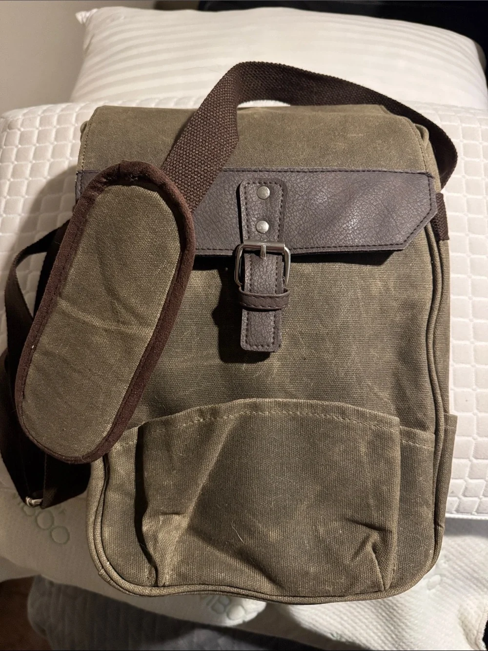 Canvas Messenger Shoulder Wine/Bottle Bag in Olive Green